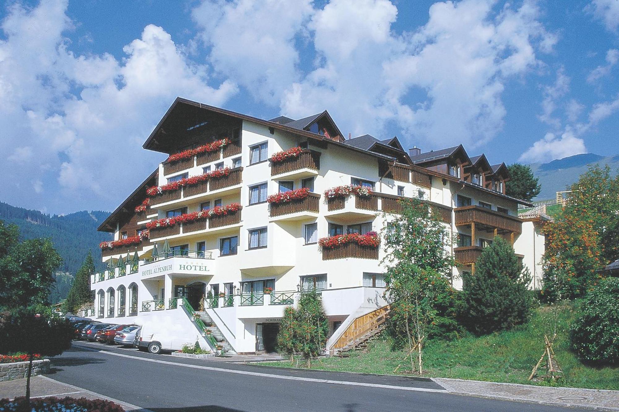 Hotel Garni Alpenruh-Micheluzzi Serfaus Exterior foto